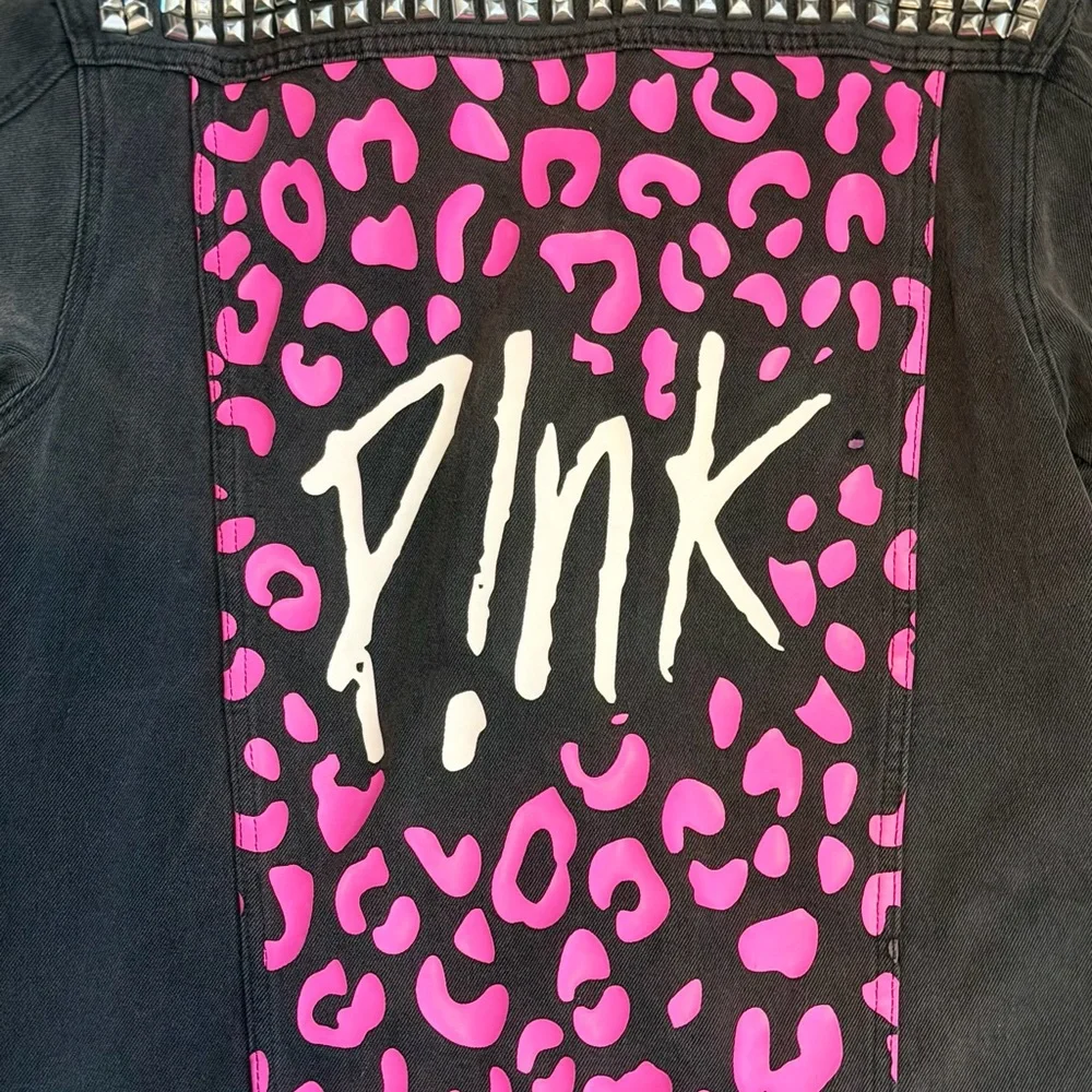 Pink CONCERT - Trustfall Tour collectors item jacket - Picture 3 of 8